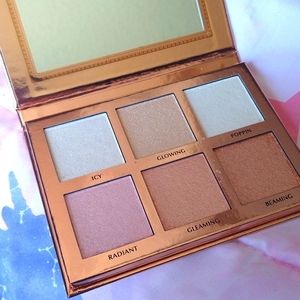 ACE Beaute Glow essentials highlighter palette